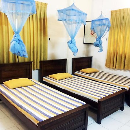 Mccarthy Guesthouse Канди Экстерьер фото