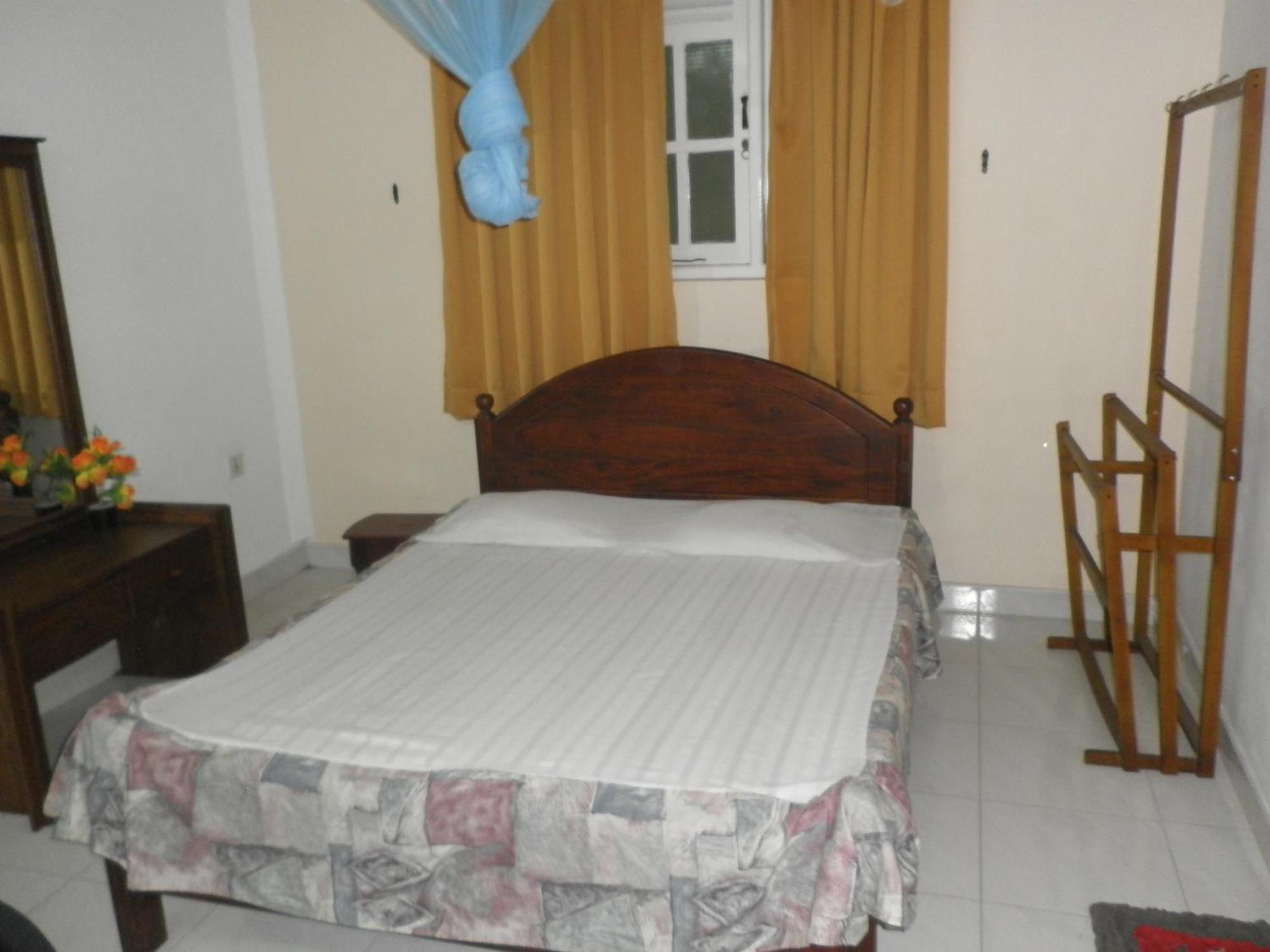 Mccarthy Guesthouse Канди Номер фото