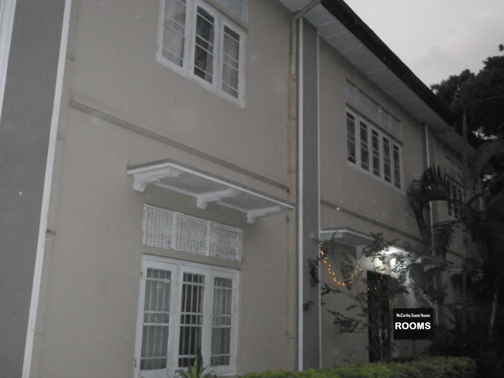 Mccarthy Guesthouse Канди Экстерьер фото