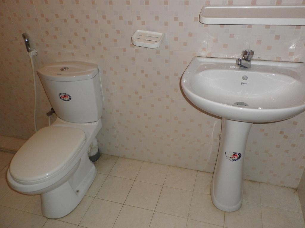 Mccarthy Guesthouse Канди Номер фото