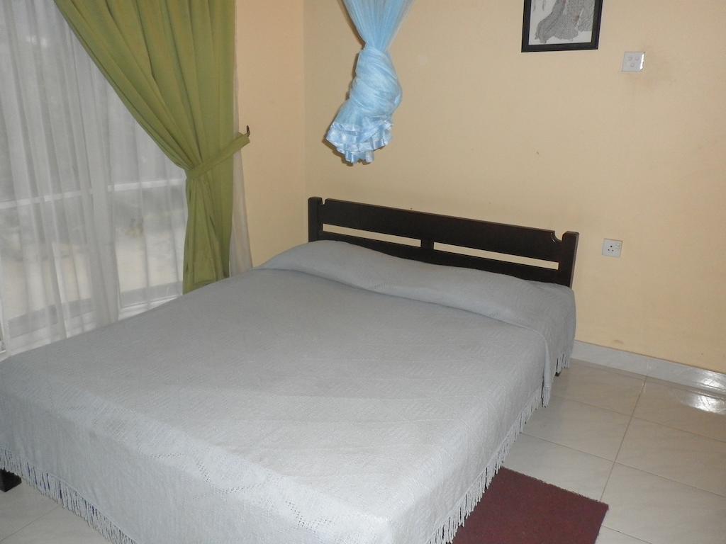Mccarthy Guesthouse Канди Номер фото